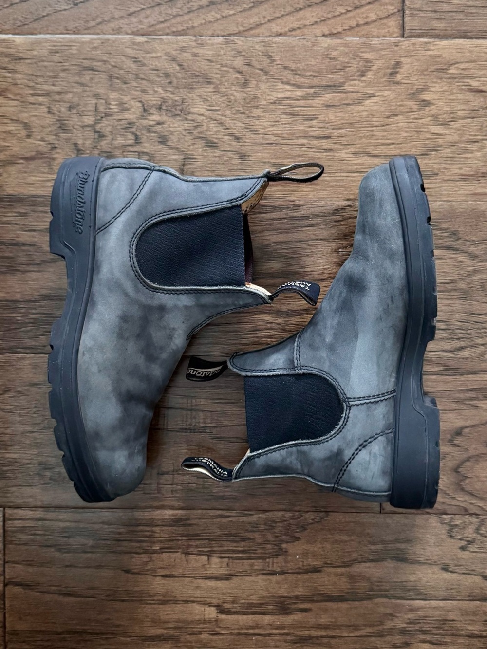 GUC Blundstone 587 Rustic Black Women’s Chelsea Boots Size 7